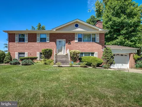 12815 Marcia Pl, Clinton, MD 20735