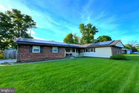 12206 Round Tree Ln, Bowie, MD 20715