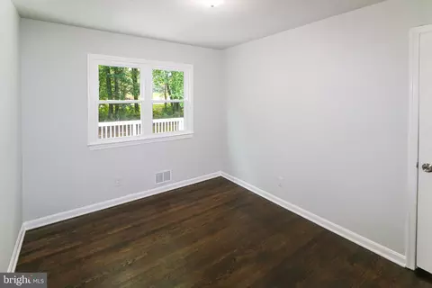 5306 Barker Pl, Lanham, MD 20706 photo 4