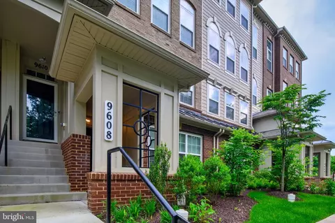 9608 Block St #307, Lanham, MD 20706 photo 4