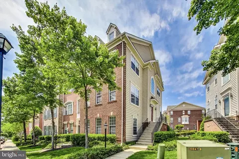 5220 Maries Retreat Dr #126, Bowie, MD 20720
