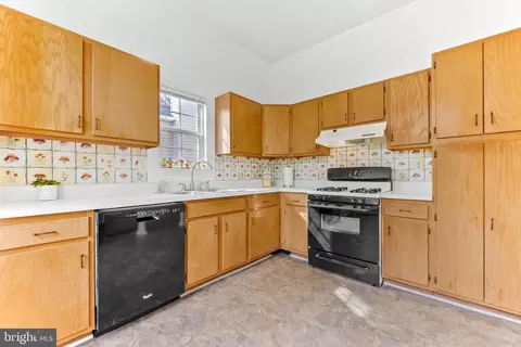 7636 Seans Ter, Lanham, MD 20706 photo 19