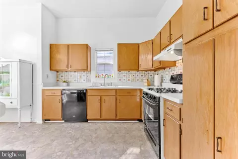 7636 Seans Ter, Lanham, MD 20706 photo 18