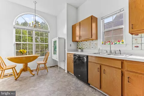 7636 Seans Ter, Lanham, MD 20706 photo 17