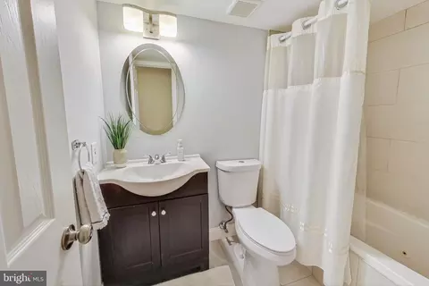 Bath - 1301 Wesley St, Glenarden, MD 20706 photo 3 of 3