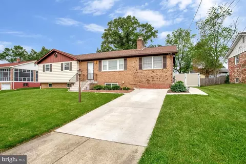 9809 Jacqueline Dr, Fort Washington, MD 20744