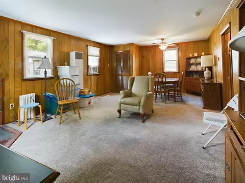 Living - 902 Carroll Ave, Laurel, MD 20707 photo 2 of 4