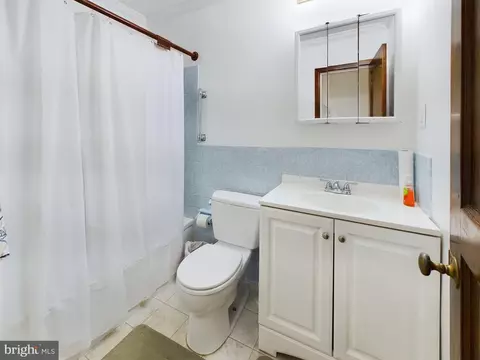 Bath - 902 Carroll Ave, Laurel, MD 20707 photo 1 of 1