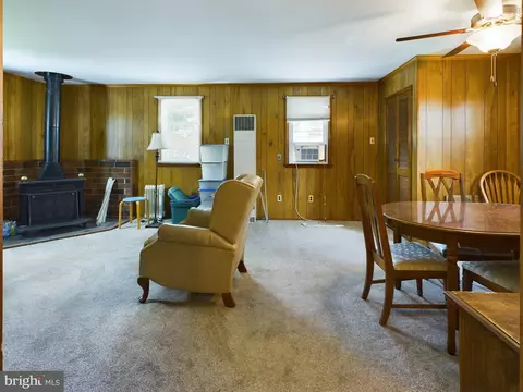 Living - 902 Carroll Ave, Laurel, MD 20707 photo 4 of 4
