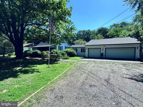 16202 Bealle Hill Rd, Waldorf, MD 20601