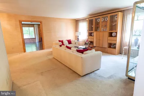 Living - 4204 Yarnell Ct, Bowie, MD 20715 photo 2 of 4