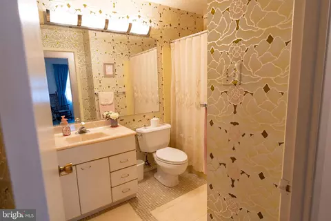 Bath - 4204 Yarnell Ct, Bowie, MD 20715 photo 1 of 1