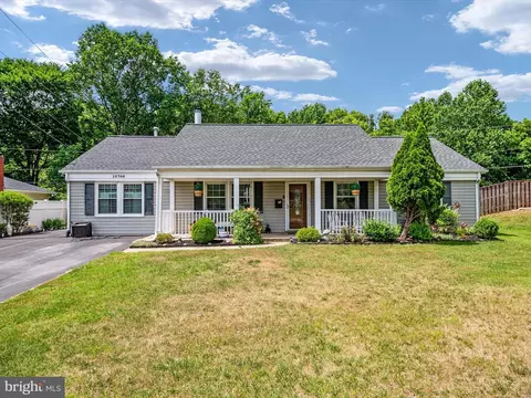 15746 Pointer Ridge Dr, Bowie, MD 20716 photo 4