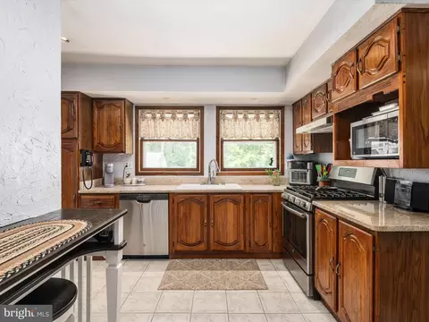 15746 Pointer Ridge Dr, Bowie, MD 20716 photo 19