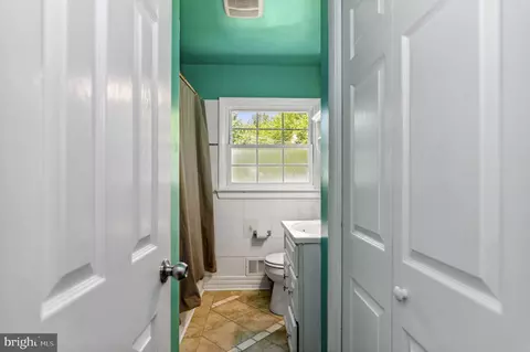 Entry Way - 6211 Wolverton Ln, Clinton, MD 20735 photo 2 of 3