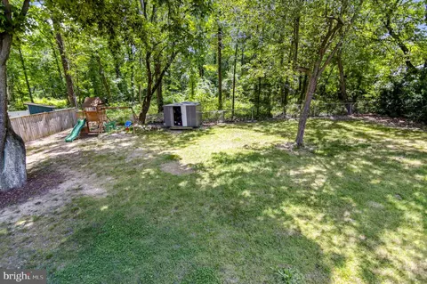 Exterior - 6211 Wolverton Ln, Clinton, MD 20735 photo 4 of 10
