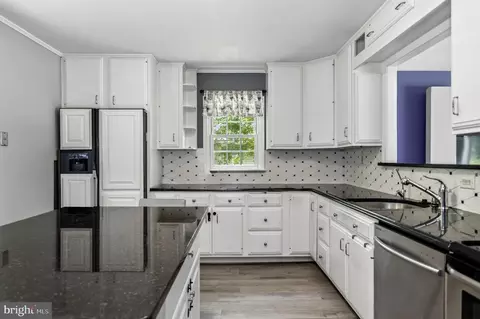 Kitchen - 6211 Wolverton Ln, Clinton, MD 20735 photo 2 of 4