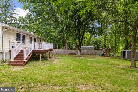 Exterior - 6211 Wolverton Ln, Clinton, MD 20735 photo 8 of 10