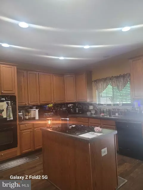 Kitchen - 15723 Chadsey Ln, Brandywine, MD 20613 photo 2 of 2