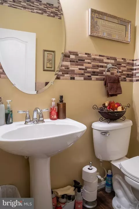 Bath - 15723 Chadsey Ln, Brandywine, MD 20613 photo 10 of 10