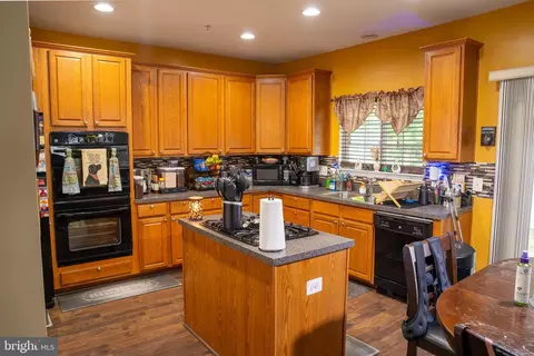 Kitchen - 15723 Chadsey Ln, Brandywine, MD 20613 photo 1 of 2