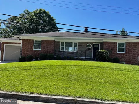 Exterior - 5003 Baltimore Ln, Lanham, MD 20706 photo 3 of 10