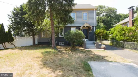 5812 Sargent Rd, Hyattsville, MD 20782