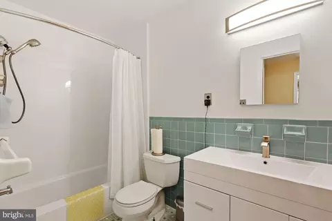 Bath - 3700 Baskerville Dr, Mitchellville, MD 20721 photo 2 of 4