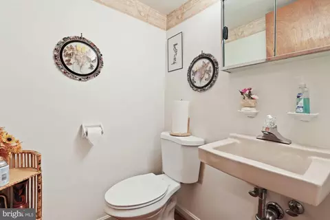 Bath - 3700 Baskerville Dr, Mitchellville, MD 20721 photo 4 of 4
