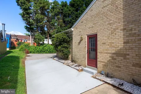 Exterior - 3700 Baskerville Dr, Mitchellville, MD 20721 photo 6 of 9