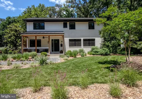 16 Woodland Way, Greenbelt, MD 20770