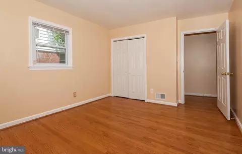 Bedroom - 5902 Arbroath Dr, Clinton, MD 20735 photo 4 of 6