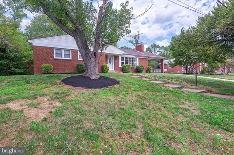 Exterior - 5902 Arbroath Dr, Clinton, MD 20735 photo 2 of 6