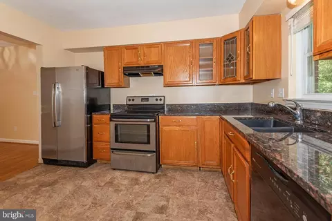 Kitchen - 5902 Arbroath Dr, Clinton, MD 20735 photo 2 of 2