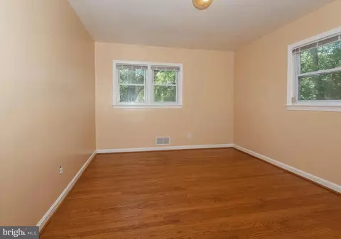 Bedroom - 5902 Arbroath Dr, Clinton, MD 20735 photo 3 of 6
