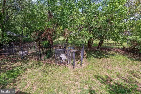 Exterior - 5902 Arbroath Dr, Clinton, MD 20735 photo 5 of 6