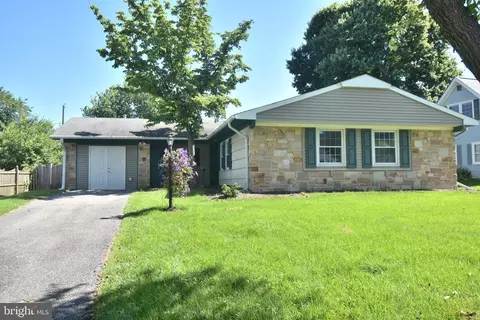 12418 Kemmerton Ln, Bowie, MD 20715