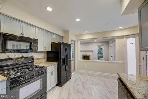 Kitchen - 11615 Clocktower Ln, Laurel, MD 20708 photo 3 of 5