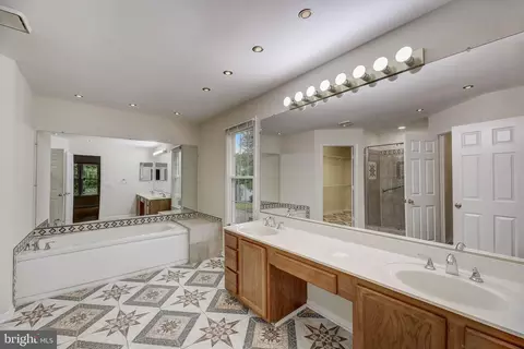 Bath - 11615 Clocktower Ln, Laurel, MD 20708 photo 4 of 5