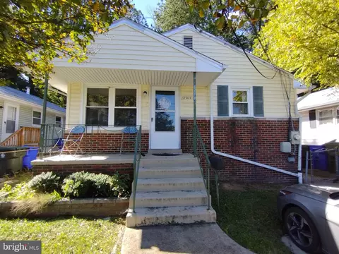 8904 34th Ave, College Park, MD 20740