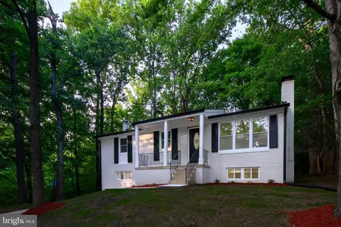 9014 Dixon Dr, Clinton, MD 20735