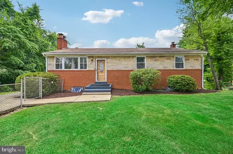 5800 Delta Ln, Suitland, MD 20746