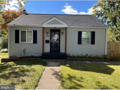 6953 Decatur St, Hyattsville, MD 20784