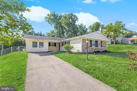 12307 Rolling Hill Ln, Bowie, MD 20715
