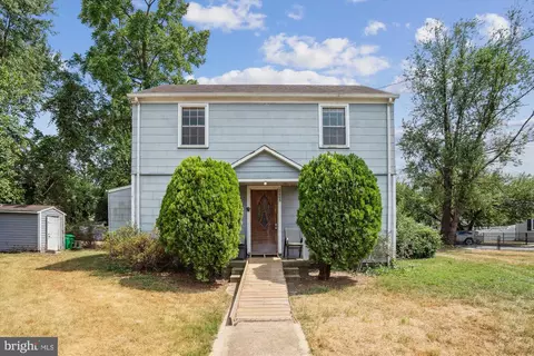 2005 Roanoke St, Hyattsville, MD 20782