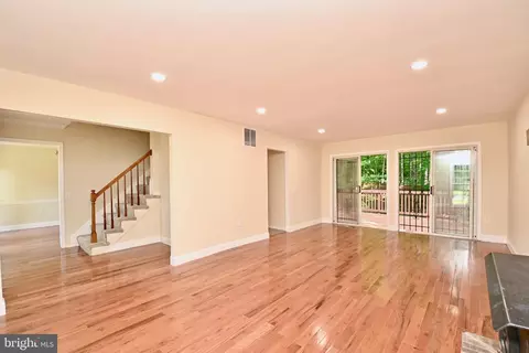 10110 Snowden Rd, Laurel, MD 20708 photo 6