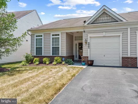 9905 Goldenwood Ct, Marlboro, MD 20772