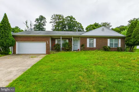 4200 Danville Dr, Temple Hills, MD 20748