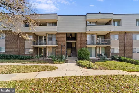 10208 Prince Pl #5-206, Marlboro, MD 20774