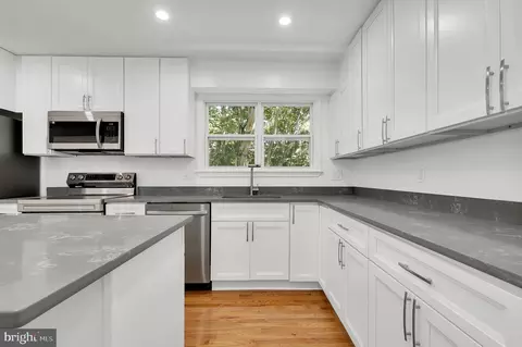 Kitchen - 10118 Bignonia Dr, Laurel, MD 20708 photo 2 of 5
